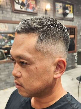 スリーセント 栄(3/cent) クルーカット/イケオジヘア/フェードカット/スキンフェード