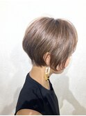 フェイスレイヤー/ショート/前下がり/アッシュ/ゴールドベージュ