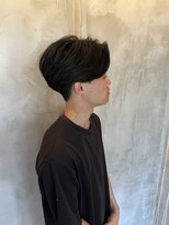 リリアーナ(LILIANA)&nbsp;センターパート　ニュアンスパーマ　メンズパーマ