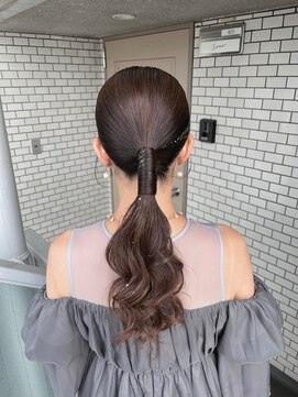 ソノ(sono) ローポニー　ポニーテール　お呼ばれヘア　タイトヘア