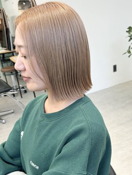 ヒビヲ(HIBIO) タッセルボブ切りっぱなしボブ外ハネボブダブルカラー