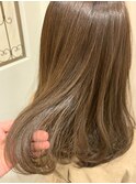 ver”春にオススメのグレージュ