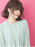 首もとをきゃしゃに見せる、 好感度も高いゆるかわボブ