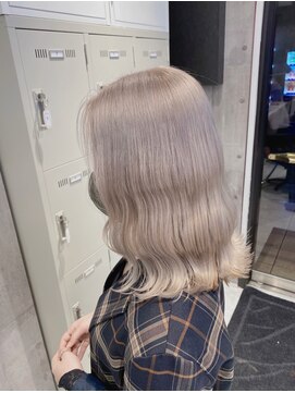 ジオ 国分寺(the O's) 斜めバング/シルキーベージュ/ブラントカット[国分寺駅]