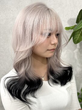 ロウル 渋谷(LOWRL) ホワイトカラー×ブラック/ケアブリーチ/デザインカラー