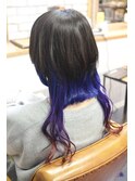 個性的なカット黒髪インナーカラー！