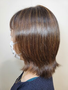 松本平太郎美容室 吉祥寺パートファイブ(PART5) 外ハネミディアムローレイヤー/30代40代50代60代