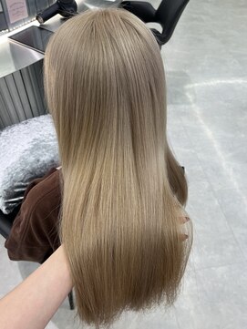 ジーナリア(Xena ria) 《Kaho》ケアブリーチ/ブロンド/ミルクティー/ハイトーン