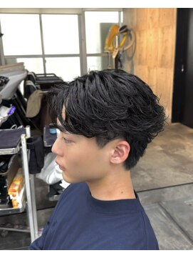 コワファースト長崎シャンプーボーイ 2nd(COIFF1RST 長崎 SHAMPOO BOY) フェザーショートメンズカットフェザーパーマメンズパーマ