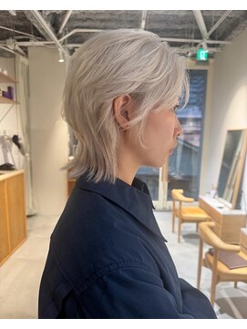 エルム 原宿 表参道(yelm) ショートウルフ/ブリーチ2回から出来るホワイトカラー