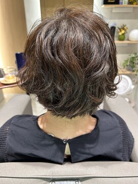 アニカ(anicca) ゆるふわパーマ ショートボブ 40代/50代/60代/