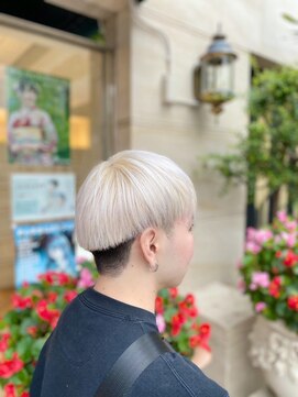 ピュア ポイント 和光店(PURE POINT) ホワイトブリーチ/ツーブロック