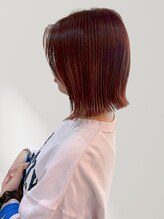 計算されつくしたデザインカラーで、透け感のある寒色系カラーからツヤのある暖色系カラーまで自由自在！