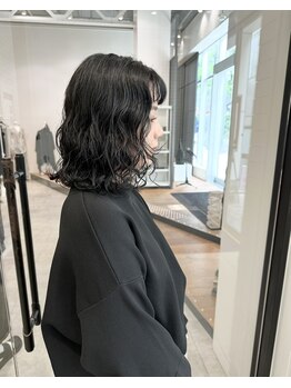 シロ(siro)の写真/ダメージを抑えたやわらかデジタルパーマ