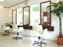 ヘアーズ ジール(hair's Zeal)の雰囲気（ホッ！っとリラックスできる、明るい爽やかな店内♪）