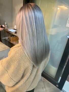 ロイジー(roijir) 【表参道　roijir】ダメージゼロ！ハイトーンシルバー