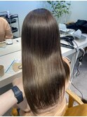 オリーブベージュ