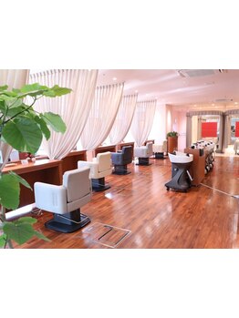 【浦和ワシントンホテル2F】ゆったり落ち着いた雰囲気の空間で、理想のカラーデザインに♪