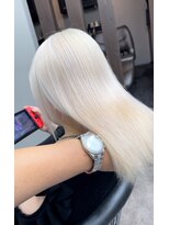 エミーバイモアムー(Emmie byMoremuu)&nbsp;【埼玉ギャルの救世主】ホワイトブロンド