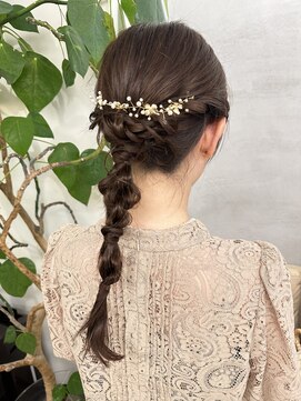 インビテーション(invitation) ポニーアレンジ