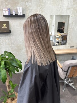 エピ(epi) 髪質改善/レイヤー/ハイライト/縮毛矯正/20代/30代/40代