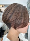 刈り上げ前下がりボブ