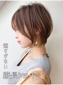 20代ショートヘア×小顔レイヤー◎透明感ミルクティーベージュ