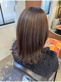 ケアカラーヘーゼルベージュ顔まわりミディアムレイヤーカット