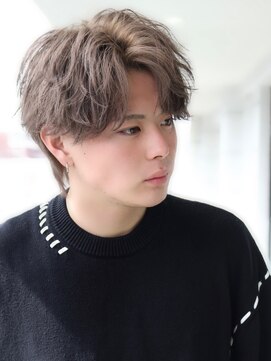 ショートセンターパートミルクティーベージュ