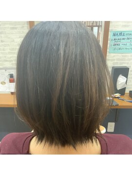 カミイロキレイ ツヤ感レイヤーボブ × 根元リタッチカラー