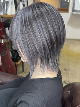 ブレイズヘアー(BLAZEhair) 【暗めハイトーン】グレーシルバーバレイヤージュ×ブリーチ2回