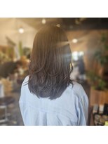 ヘアードレスビュー(hair dress V.I.E.W) 重めレイヤーカット