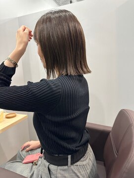カミエ(kamie) 透明感あふれるベージュボブ×上質トリートメント