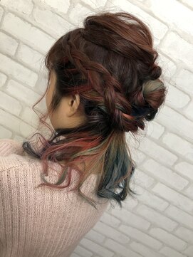 ヘアーアンドラッシュ ジーナ(Hair&Lash Jiina) インナーカラーハーフアップ