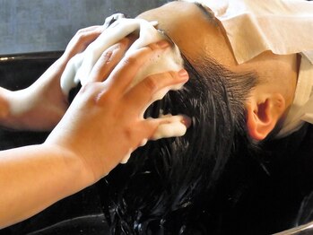ファム バイコヒナタ(FUM by KOHINATA)の写真/口コミ好評◎極上ヘッドスパ！頭皮の乾燥対策にも効果的！日常を忘れられる至福のひと時をお過ごし下さい