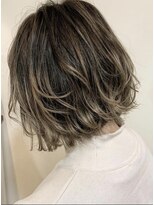 オズギュルヘア(Ozgur hair) レイヤーボブ×グラデーションカラー