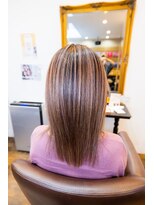 ヘアーメイク ダンス(hair make DANCE)&nbsp;白髪ぼかしハイライトのリメイク! トップにハイライトをプラス！