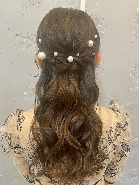 ロングヘアのプリンセスハーフアップ