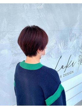 ラキ(Laki) パープル系カラー×タイトめショートヘア