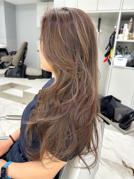 ヴァイス 新宿店(VAICE) ハイライトカラー/レイヤーカット/センターパート