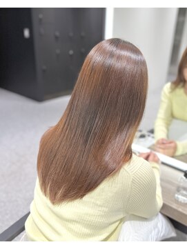 サヴォア(Savoir) 酸性ストレートで叶える、大人のツヤ髪