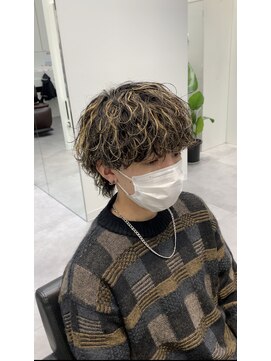 オーシャントーキョー 仙台(OCEAN TOKYO) ハイライト波巻きツイストスパイラルツーブロックメンズパーマ