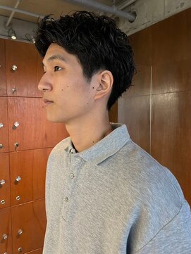 カフネ ジュントス ヨロ(Cafune' juntos YOLO) メンズショートパーマ/癖毛風パーマ