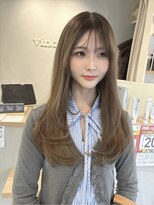 ヴィンス(vince) 【vince_reimi】顔まわりレイヤーカットワンホンブリーチ