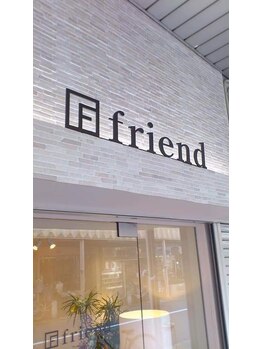 フレンド(friend)の写真/キャッチ〉クセ毛の悩みも魅力に変わる♪歴20年超のオーナー厳選トリートメントで、憧れのうるツヤ髪へ☆