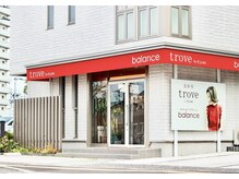 トゥルーブ バイ ファースト 富沢店(trove by first)の雰囲気（赤い看板が目印♪）