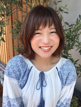 イロ 美容室(IRO+) Salon style アシメバング × 切りっぱなしボブ by iro+白井