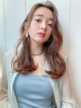 アイティー バイ アルバム 浦和店(IT by ALBUM) ナチュラル巻き髪_外ハネボブセクションカラー_29221