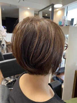 アンシャンテ(ENCHANT) シンプルショートボブ