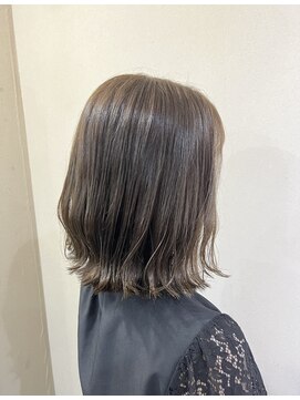 ヘアーアートミュージアム(Hair Art Museum) マットグレージュ/切りっぱなし 9/24